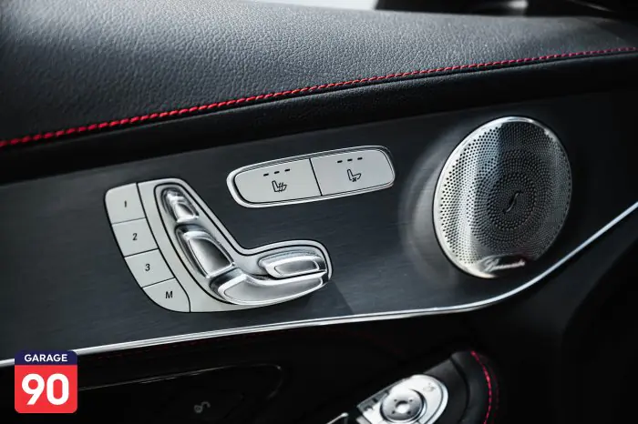 Mercedes-Benz GLC300 2023 - صورة 14
