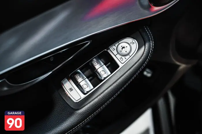 Mercedes-Benz C180 2019 - صورة 12