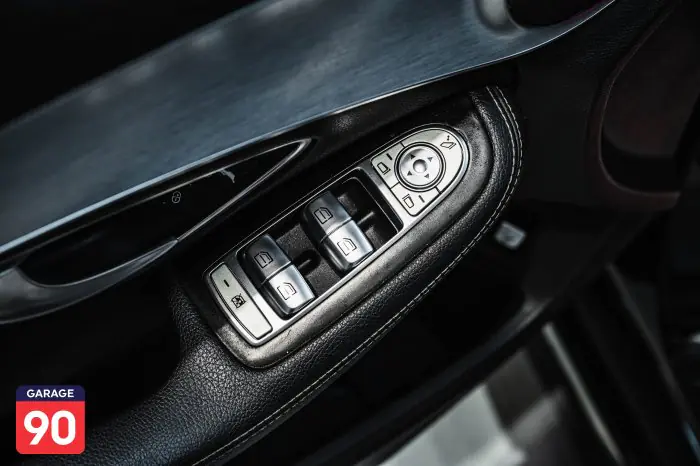 Mercedes-Benz C180 2016 - صورة 15