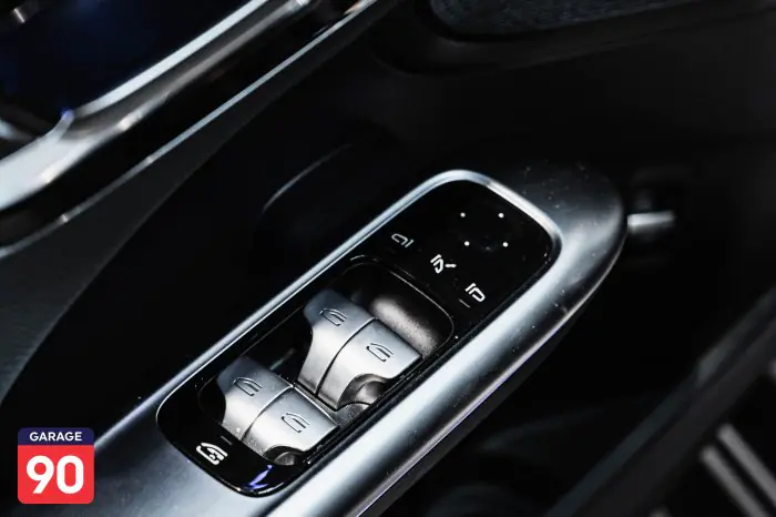 Mercedes-Benz C200 2022 - صورة 11