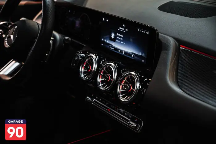 Mercedes-Benz GLA200 2024 - صورة 15