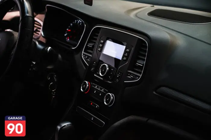 Renault Megane 2022 - صورة 11
