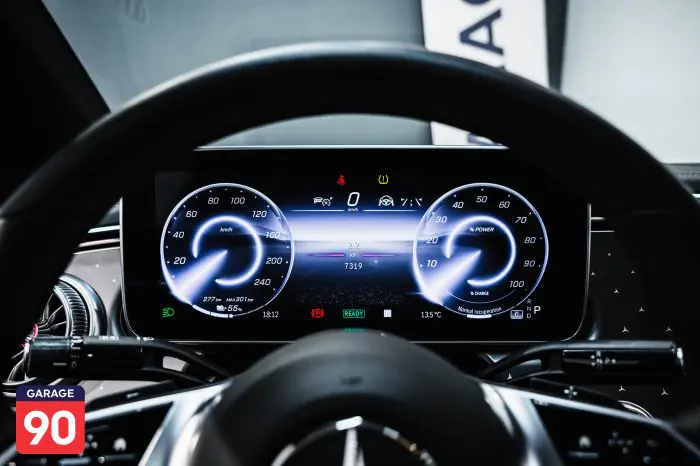 Mercedes-Benz Eqe300 2023 - صورة 14