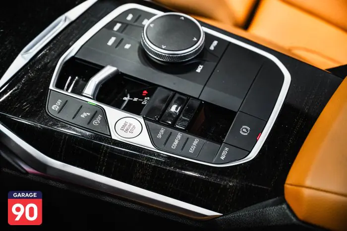 bmw 320i 2024 - صورة 13