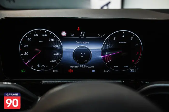 Mercedes-Benz GLA200 2024 - صورة 13