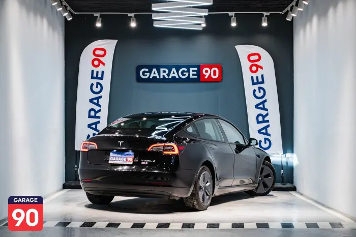 Tesla Model 3 2022 - صورة 6
