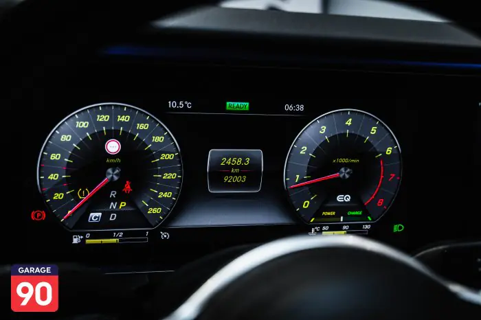 Mercedes-Benz E300 2020 - صورة 18