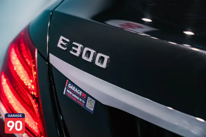 Mercedes-Benz E300 2020 - صورة 8
