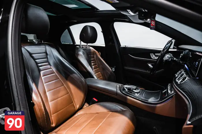 Mercedes-Benz E300 2020 - صورة 14