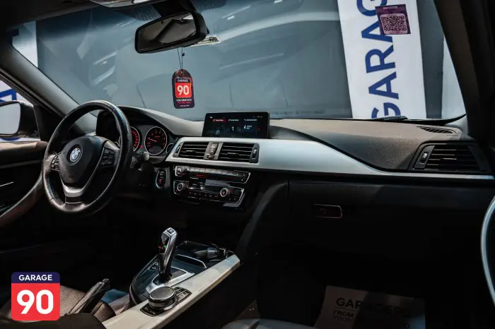 bmw 318i 2019 - صورة 12