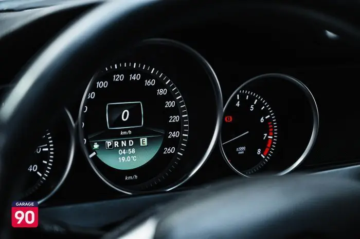 Mercedes-Benz C180 2012 - صورة 12