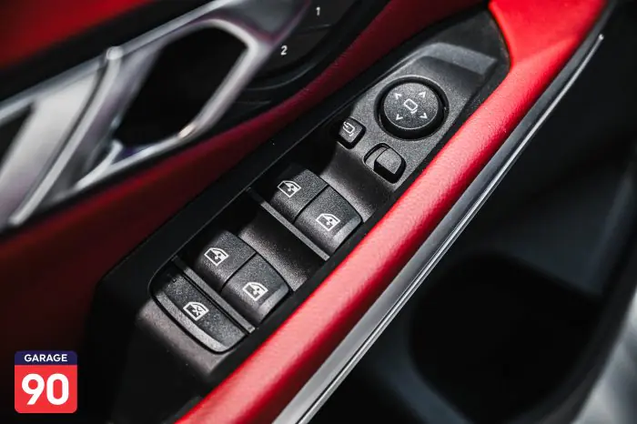 bmw 320i 2023 - صورة 12