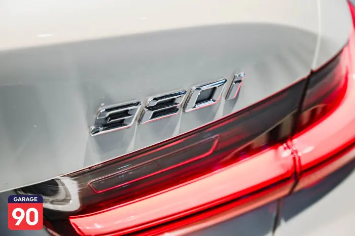bmw 320i 2023 - صورة 9