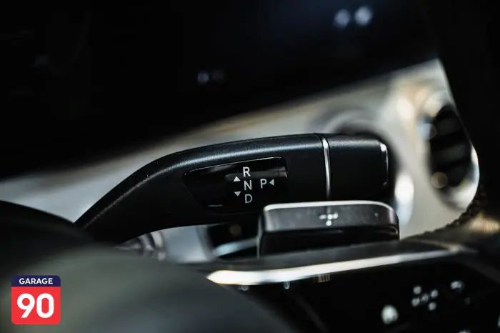 Mercedes-Benz E200 2021 - صورة 12