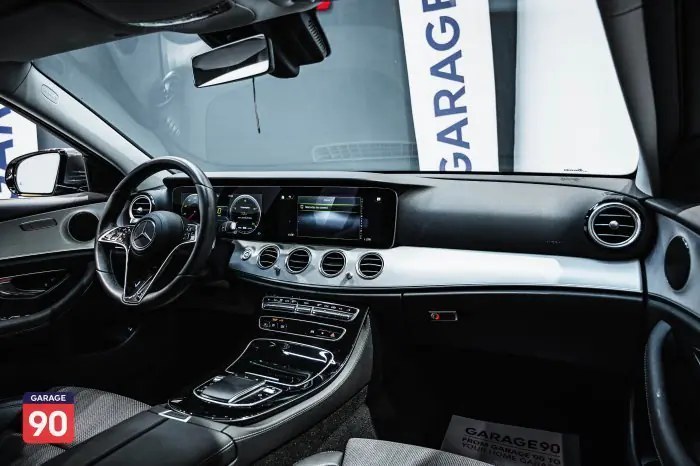 Mercedes-Benz E200 2022 - صورة 11
