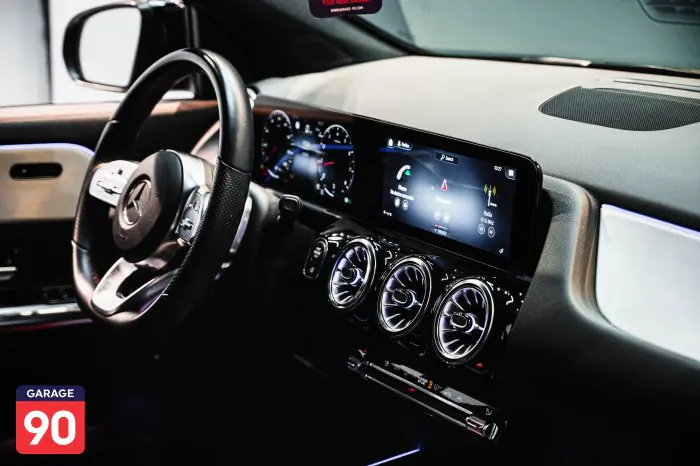 Mercedes-Benz GLA200 2023 - صورة 17
