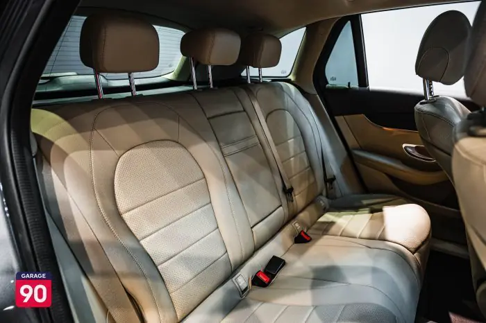 Mercedes-Benz GLC200 2020 - صورة 17