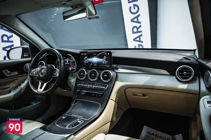 Mercedes-Benz GLC200 2020 - صورة 12