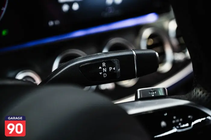 Mercedes-Benz E200 2023 - صورة 15