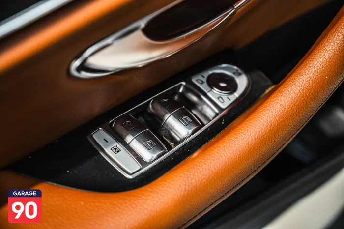 Mercedes-Benz E200 2019 - صورة 10