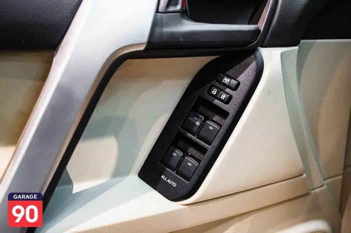 Toyota prado 2023 - صورة 12