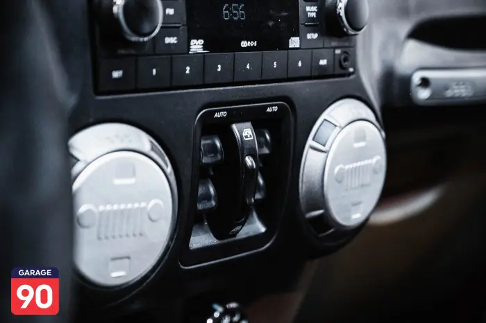 Jeep Wrangler 2015 - صورة 13