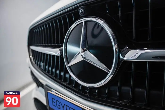 Mercedes-Benz C180 2023 - صورة 9