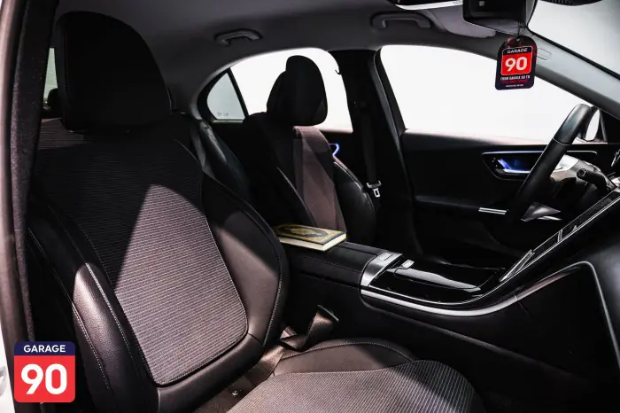 Mercedes-Benz C180 2023 - صورة 14