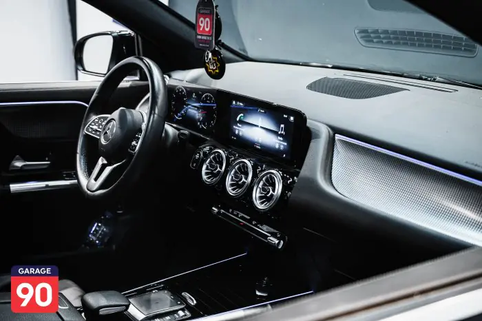 Mercedes-Benz GLA200 2022 - صورة 13