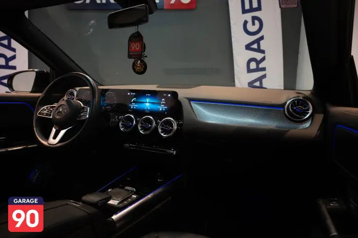 Mercedes-Benz GLA200 2022 - صورة 12