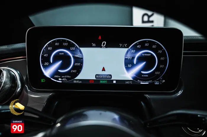 Mercedes-Benz Eqe300 2023 - صورة 13