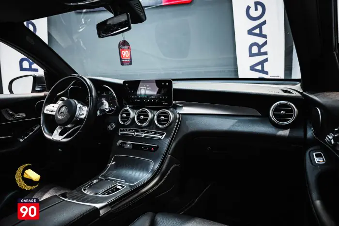Mercedes-Benz GLC300 2020 - صورة 14