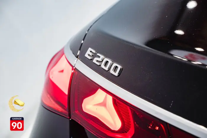 Mercedes-Benz E200 2024 - صورة 10