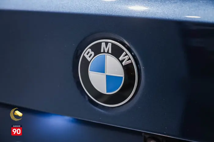 bmw 320i 2024 - صورة 8