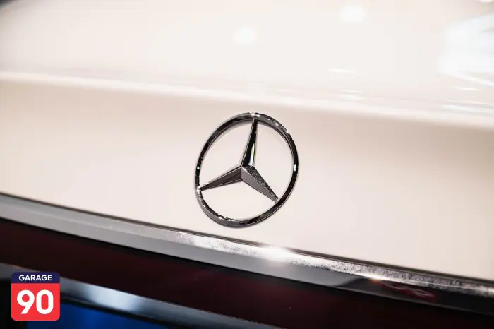 Mercedes-Benz E200 2025 - صورة 10