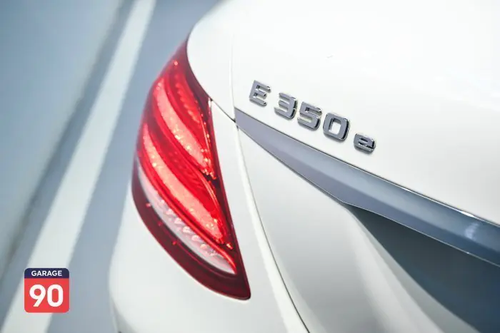 Mercedes-Benz E350e 2018 - صورة 10