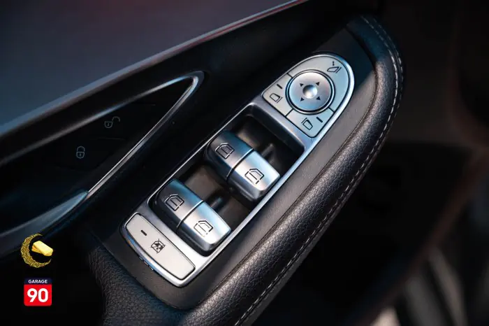 Mercedes-Benz C180 2018 - صورة 14