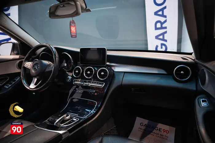 Mercedes-Benz C180 2018 - صورة 15