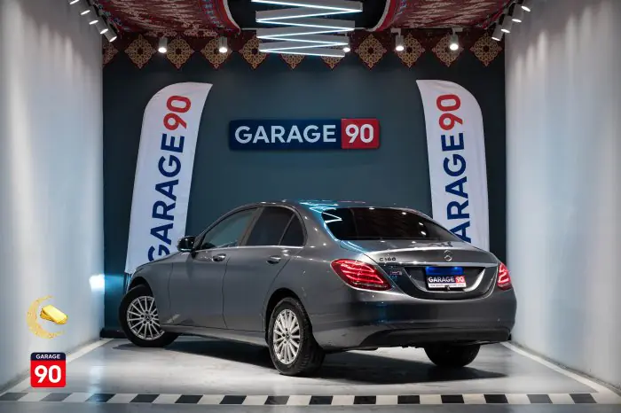 Mercedes-Benz C180 2018 - صورة 6