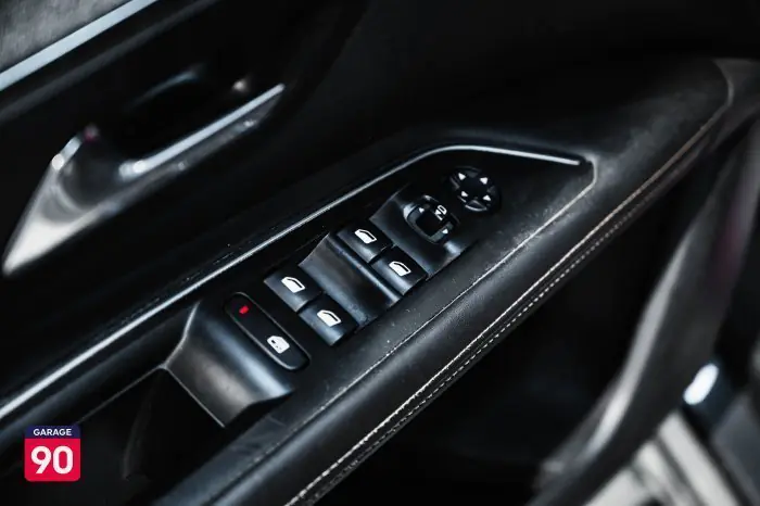 Peugeot 3008 2019 - صورة 19