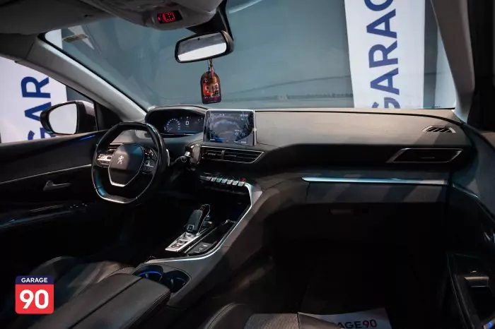 Peugeot 5008 2021 - صورة 13