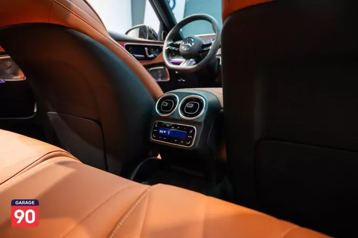 Mercedes-Benz C200 2024 - صورة 18