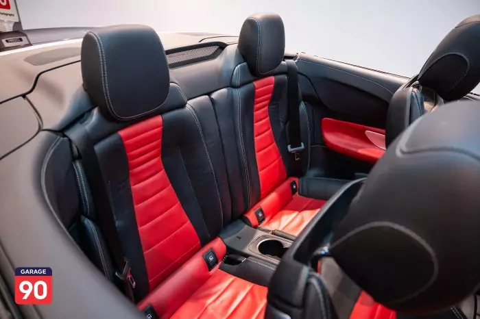 Mercedes-Benz E300 2021 - صورة 19