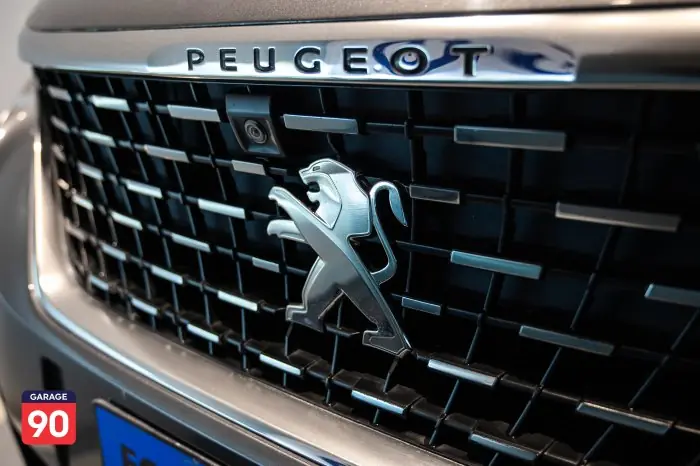 Peugeot 3008 2020 - صورة 8
