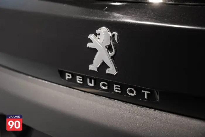 Peugeot 3008 2020 - صورة 10