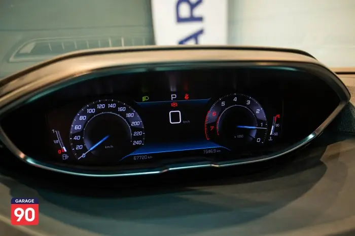 Peugeot 3008 2023 - صورة 11
