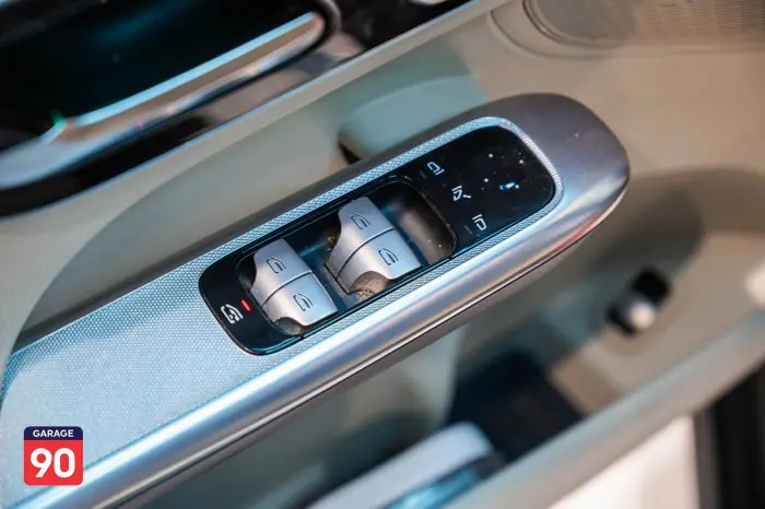 Mercedes-Benz GLC200 2023 - صورة 11