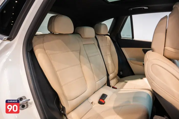 Mercedes-Benz GLC200 2023 - صورة 16