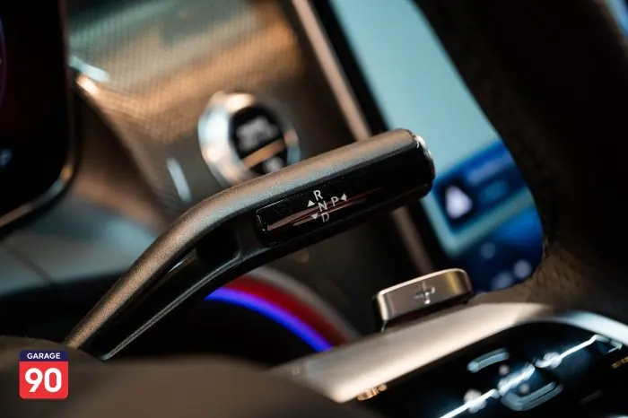 Mercedes-Benz GLC300 2023 - صورة 17