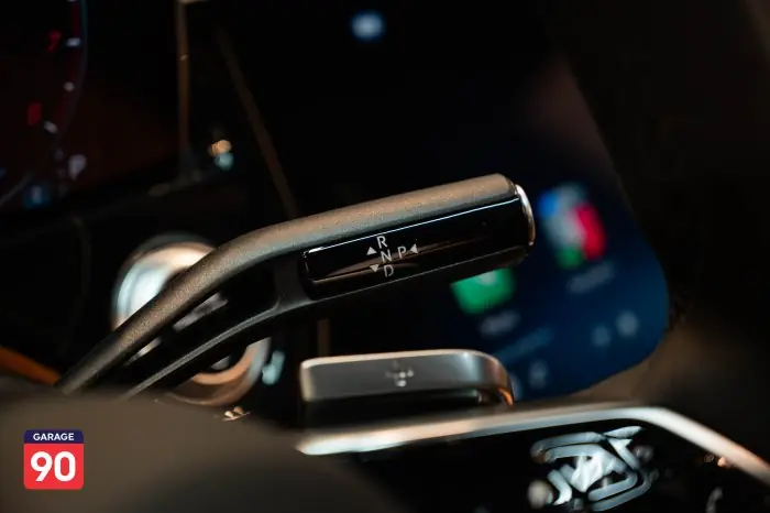 Mercedes-Benz E200 2024 - صورة 10